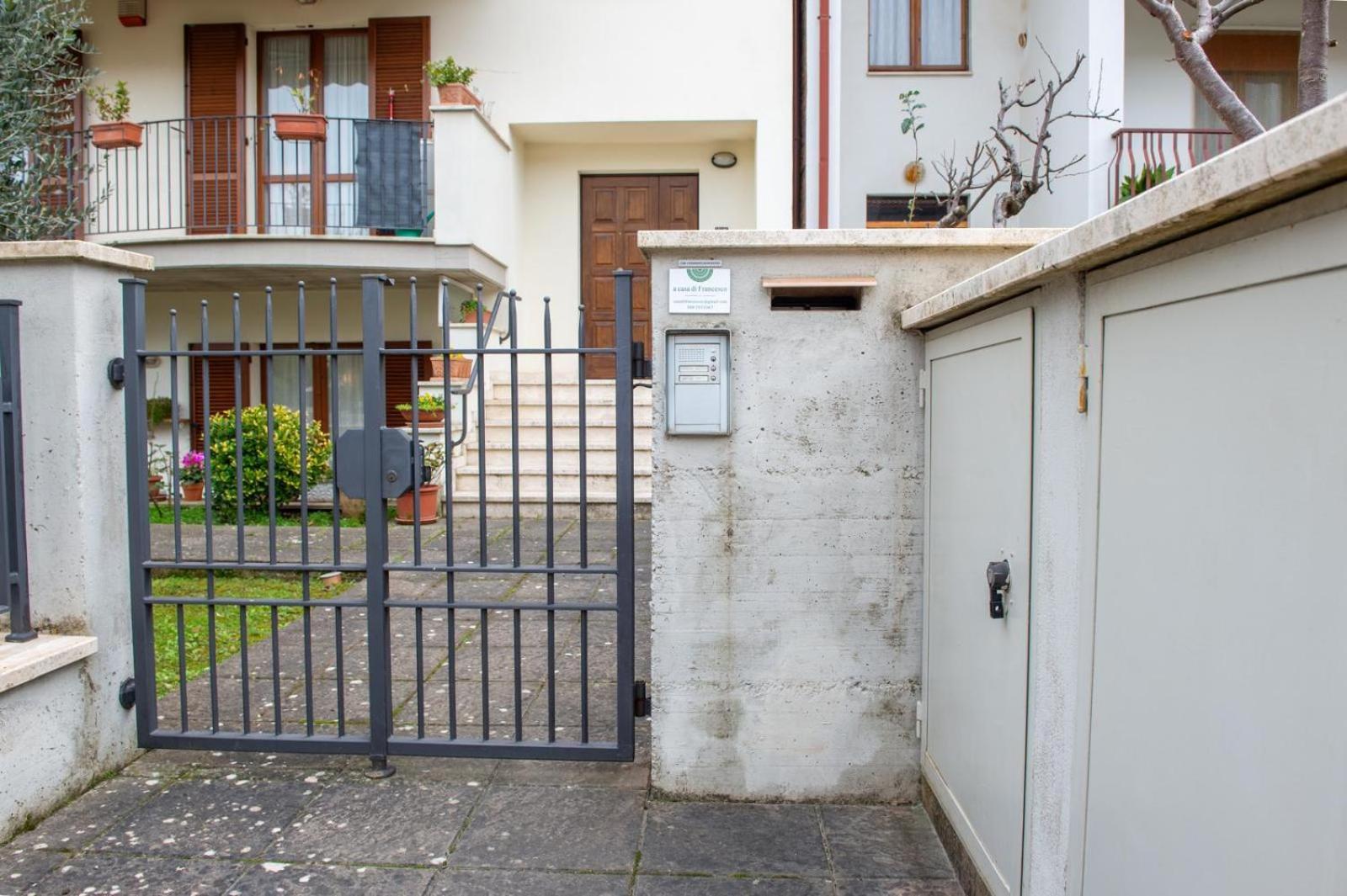 Апартаменты A Casa Di Francesco Санта-Мария-дельи-Анджели-э-деи-Мартири Экстерьер фото